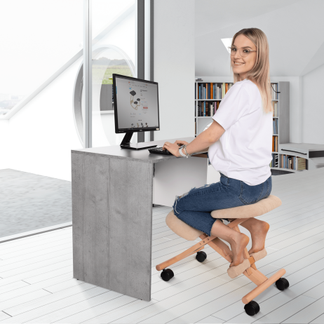 Ergonomická klekačka GROCO, krémová/buk