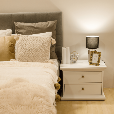 Elegantní noční stolek PARIS 70301, bílá