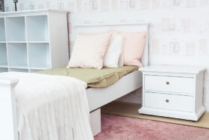 Elegantní noční stolek PARIS 70301, bílá